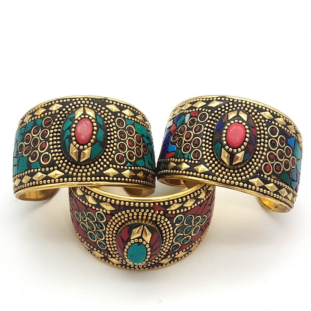 Brazalete Dorado - Piedras Incrustadas - Modelo Ahyarat