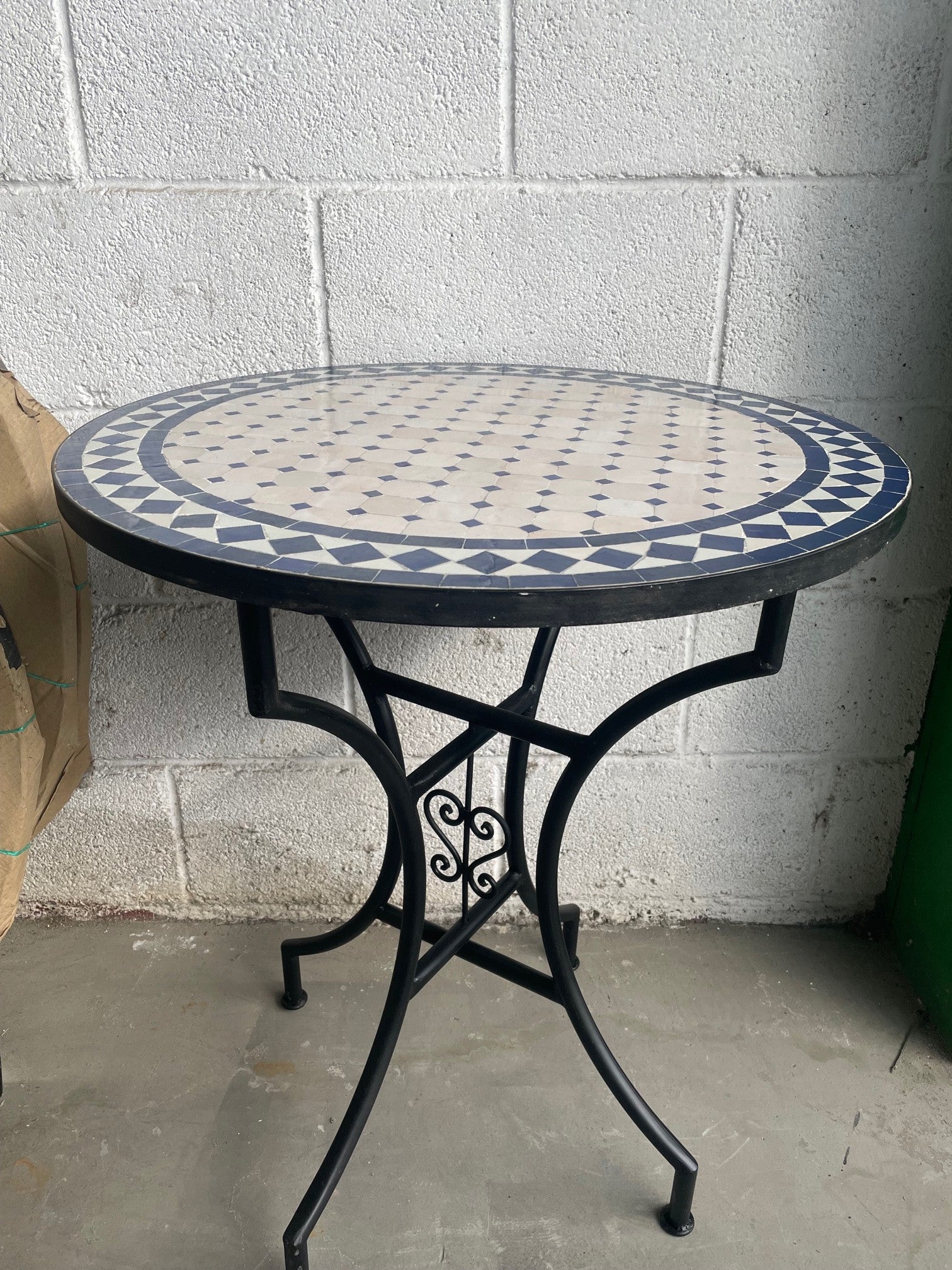 Mesa de Mosáico - Redonda Azul - Azulejos Fez - Modelo SARKA MUDAWAR