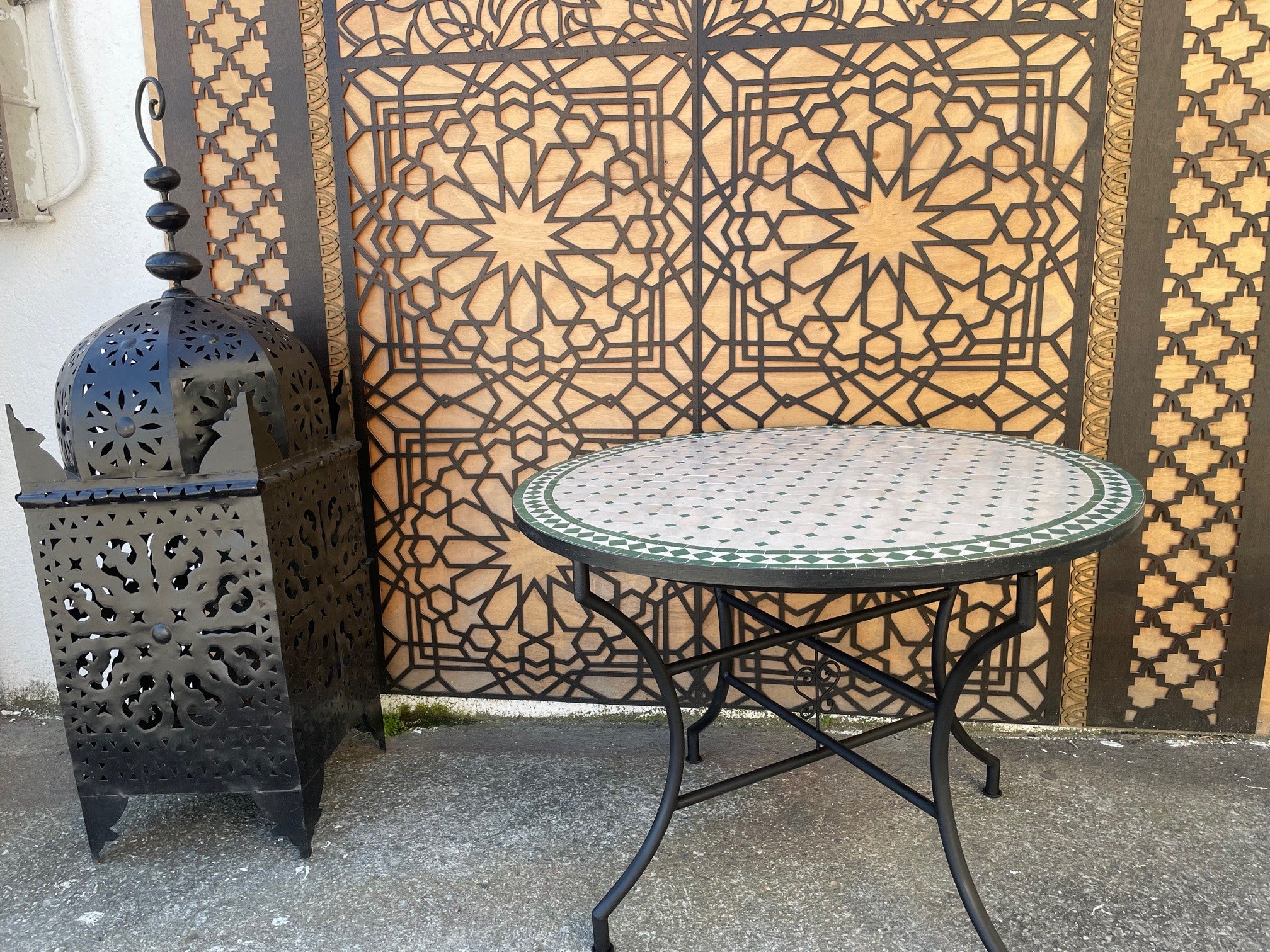 Mesa de Mosáico - Redonda VERDE - Azulejos Fez - Modelo AKHDAR MUDAWAR