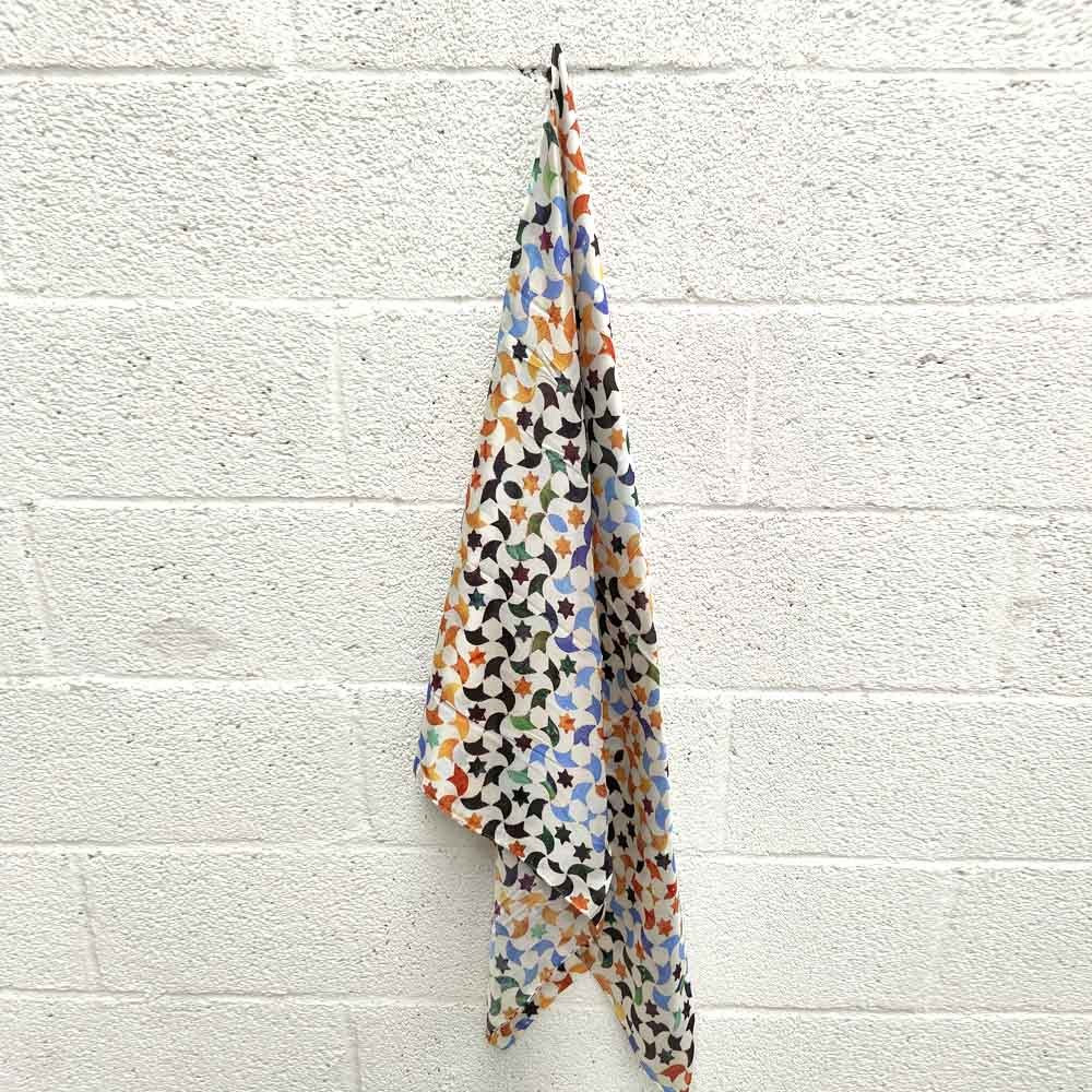 Pañuelo Turbante de Seda - Motivos Geométricos Granadinos - 145 x 65 cm -Modelo Handasiu