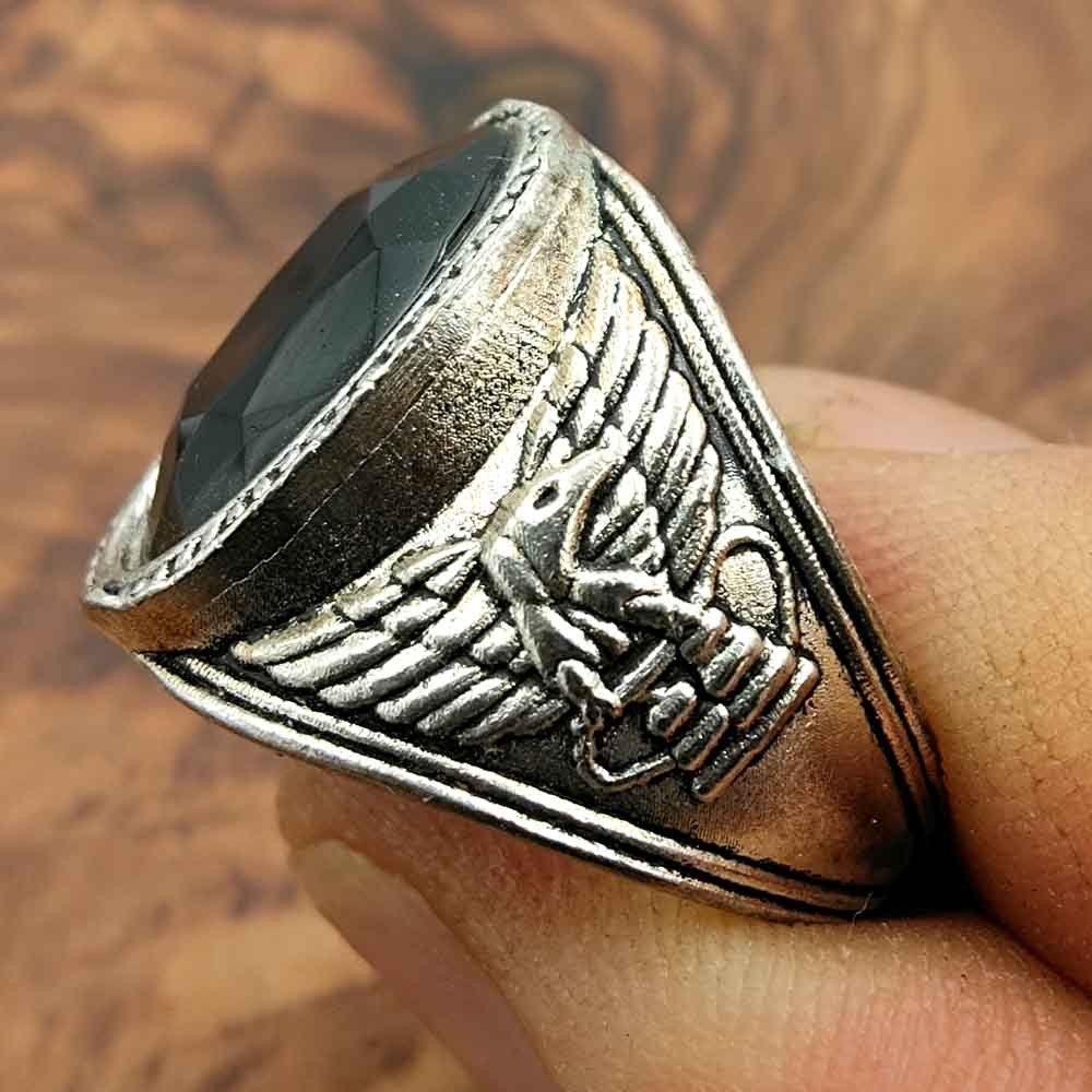 Anillo Unisex Aleación Inox - Piedra Negra - Estilo Medieval Gótico - Modelo Arbaa Ashrin Ahmar