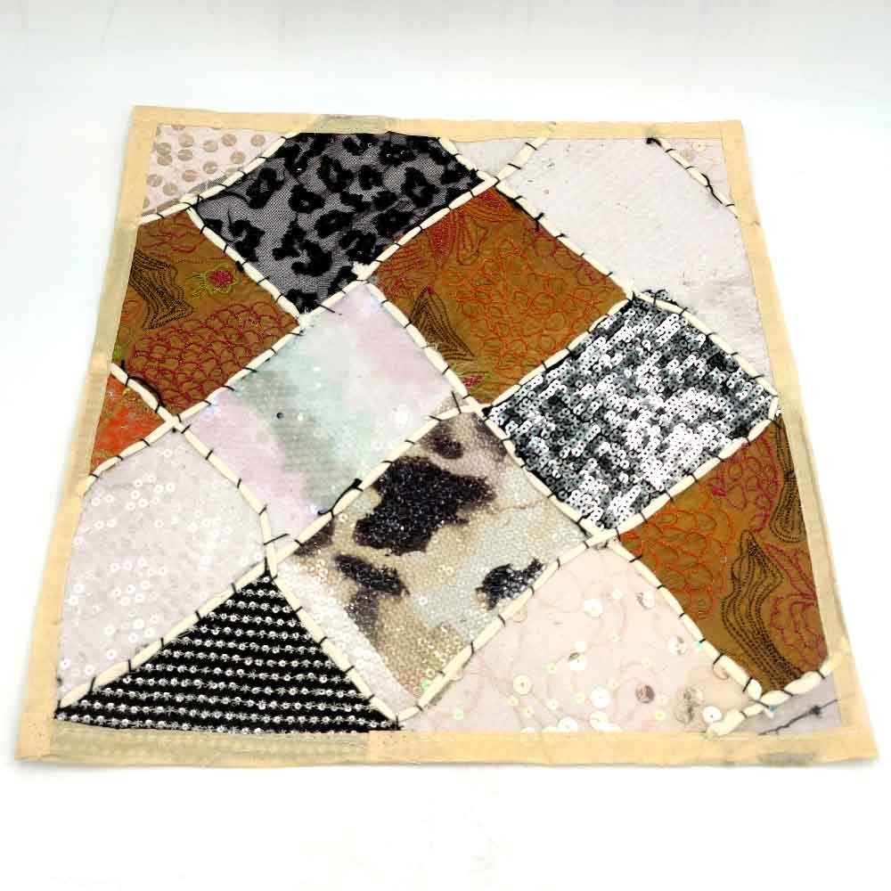 Funda Cojín Pathwork - Recortes Sari - Artesania India - Modelo Jaudein 40x40cm