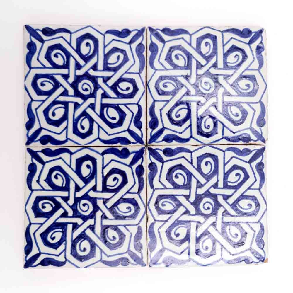 Azulejo Decorativo Andalusí -10x10cm Zellige - Azul y Blanco - Artesanía Marroquí - Modelo 91