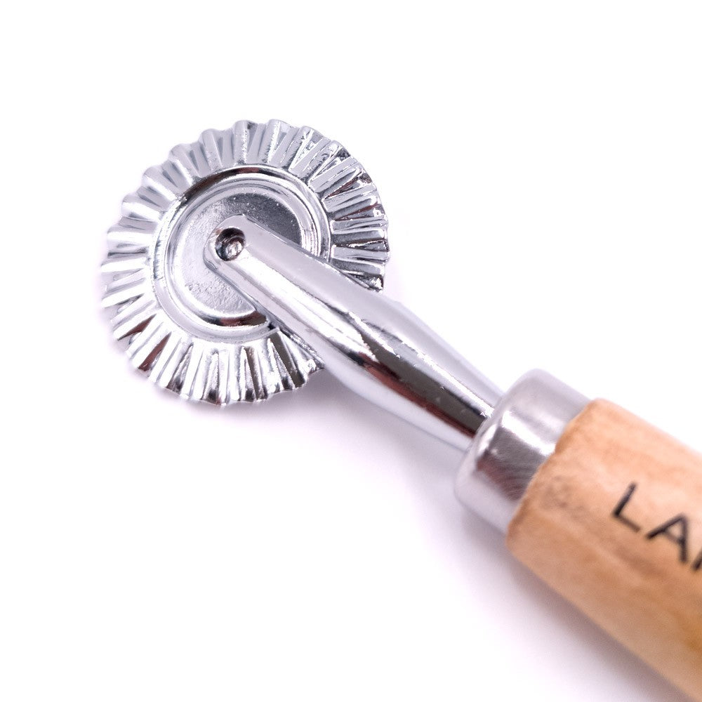 Util Cortador Pastas y Masas Especial Shubbakia Shebaquía - Madera y Acero