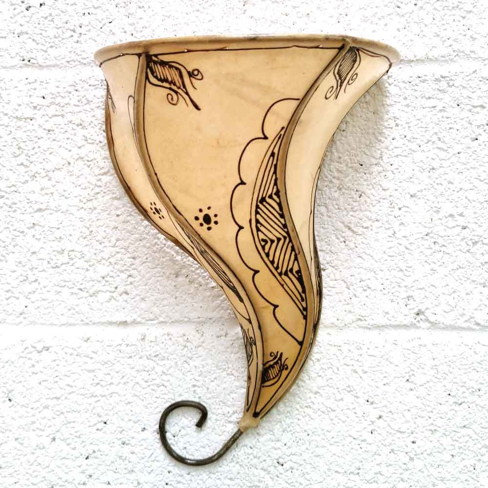 Aplique Pantalla de Piel Pintado con Henna - Decoración Andalusí - Artesanía Marroquí - Modelo Aadein