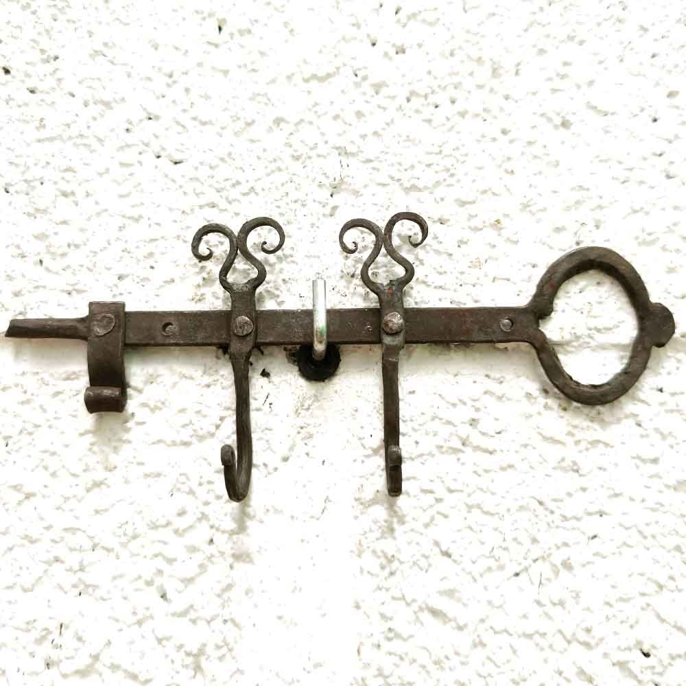 Colgador Llaves Hierro Forjado Artesanía Marroquí Estilo llave Antigua - Modelo Mafatihun