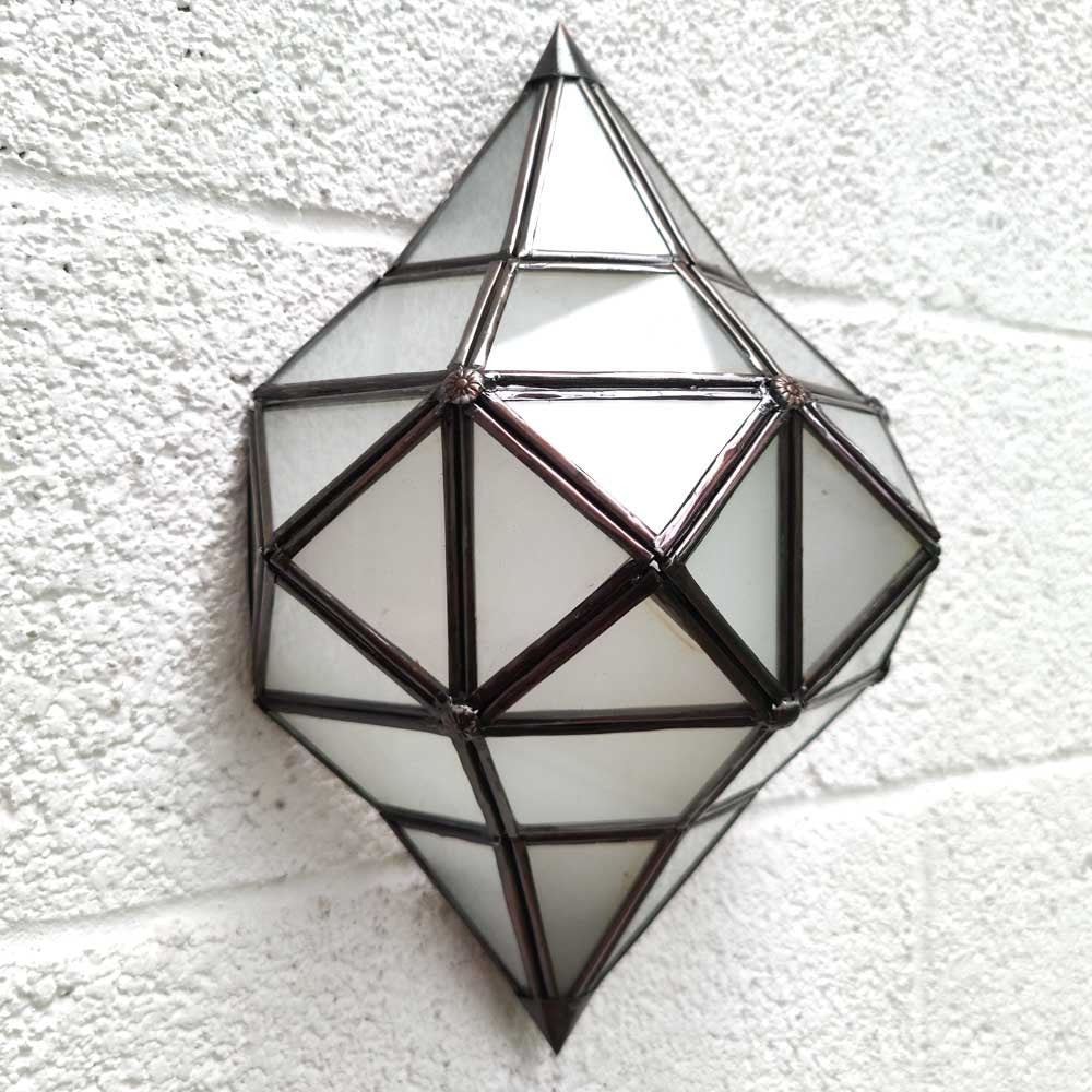 Aplique Pantalla Artesanía Marroquí Metal y Cristal - Color Cobre y Blanco - Modelo Yahra Serie Sable