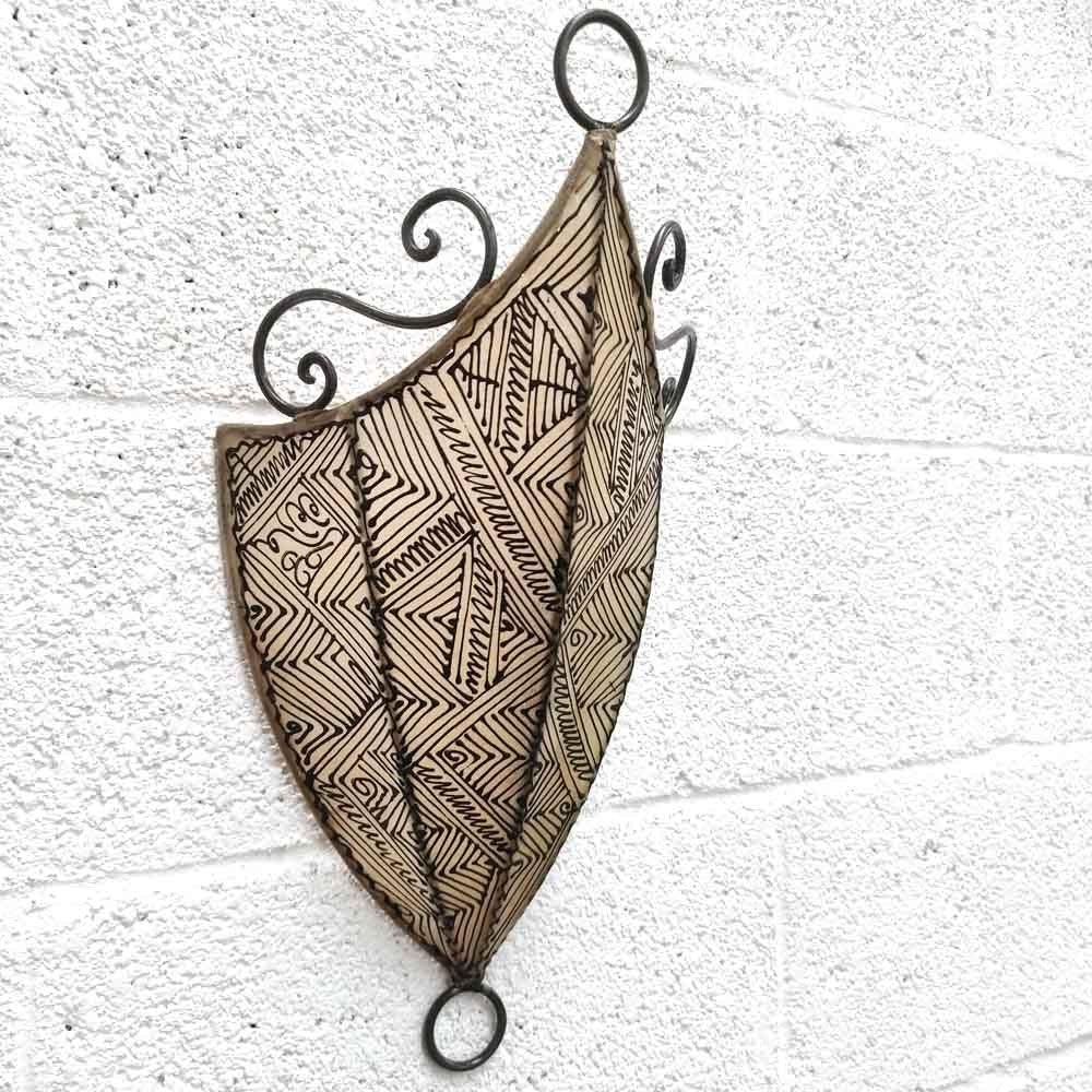 Aplique Pared Pantalla Piel Beige Decorado con Henna Artesanía Marroquí Modelo Aldurue