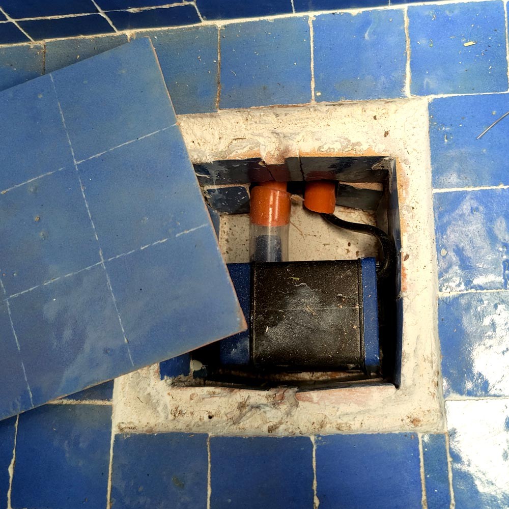 Fuente de Terraza o Jardin Mosaico Morisco - Azulejo Andalusí - Modelo Alcaicería 2