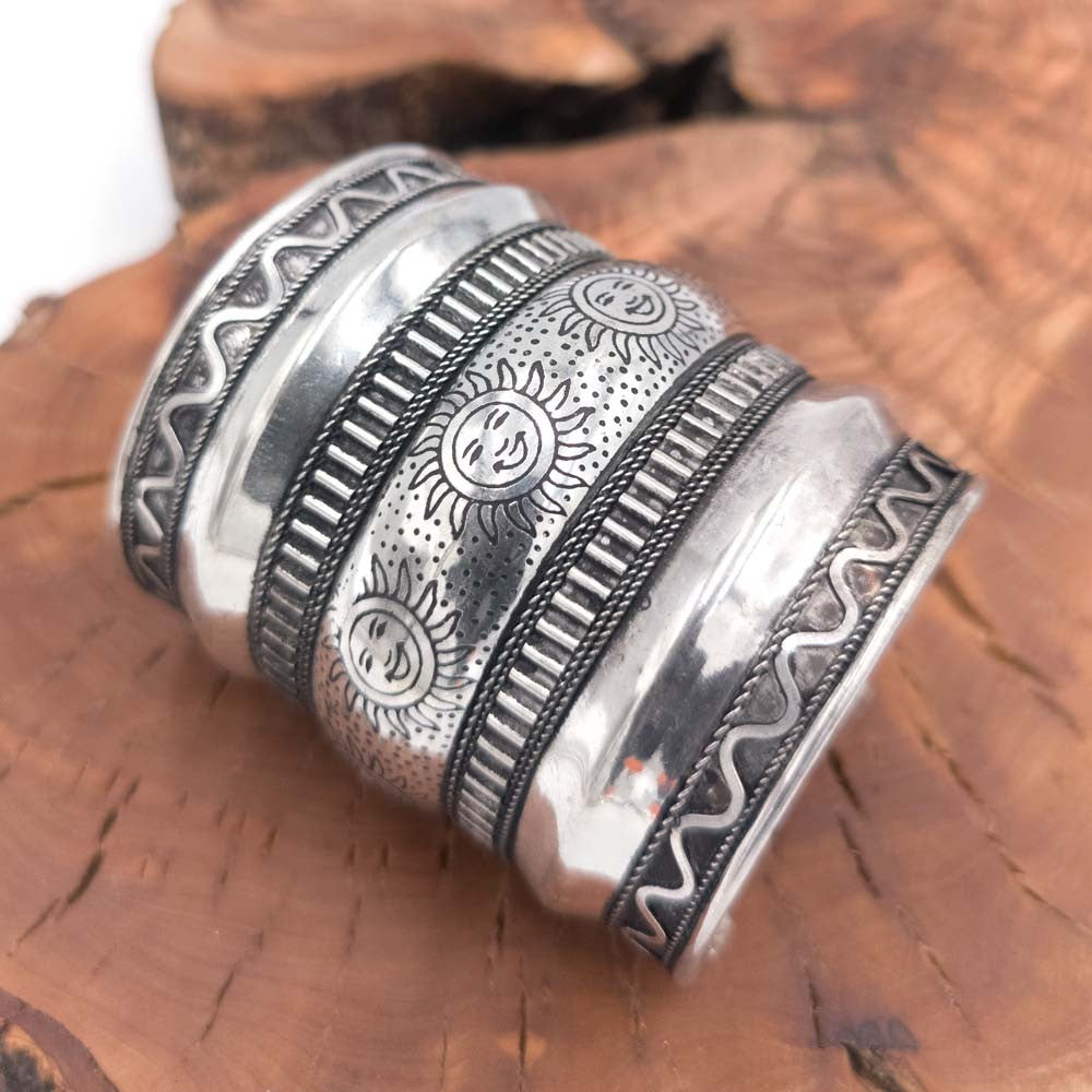 Brazalete de Metal Artesanía India Estilo Mandala Sol Tibetano 2