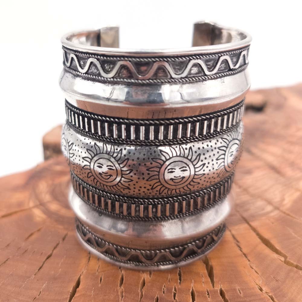 Brazalete de Metal Artesanía India Estilo Mandala Sol Tibetano 2