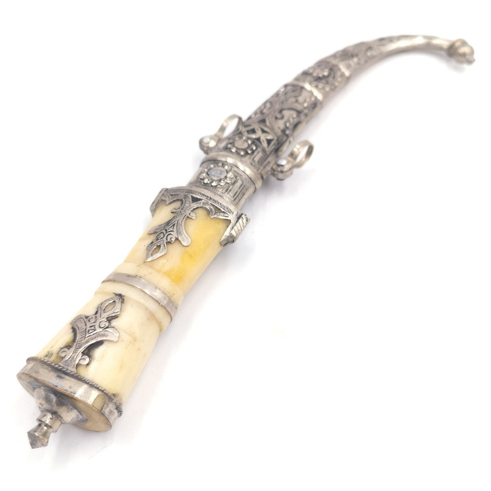 Daga o Puñal Estilo Árabe Artesanía Marroquí Ornamental Hueso y Alpaca Repujada Modelo Aladhmu