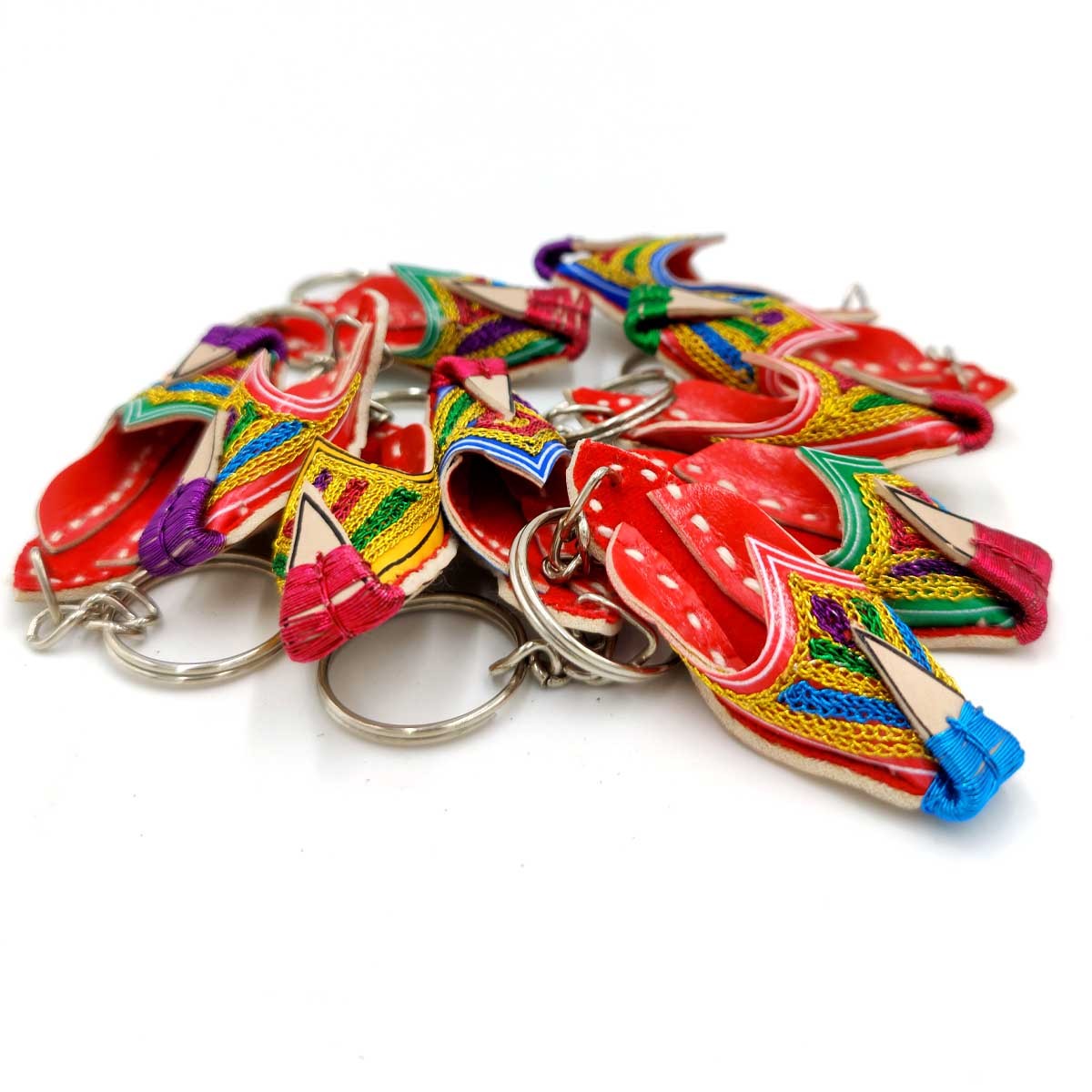 Llavero Artesanal en Forma de Zapato Abierto - Colores Surtidos | Recuerdo Único de Pakistán e India