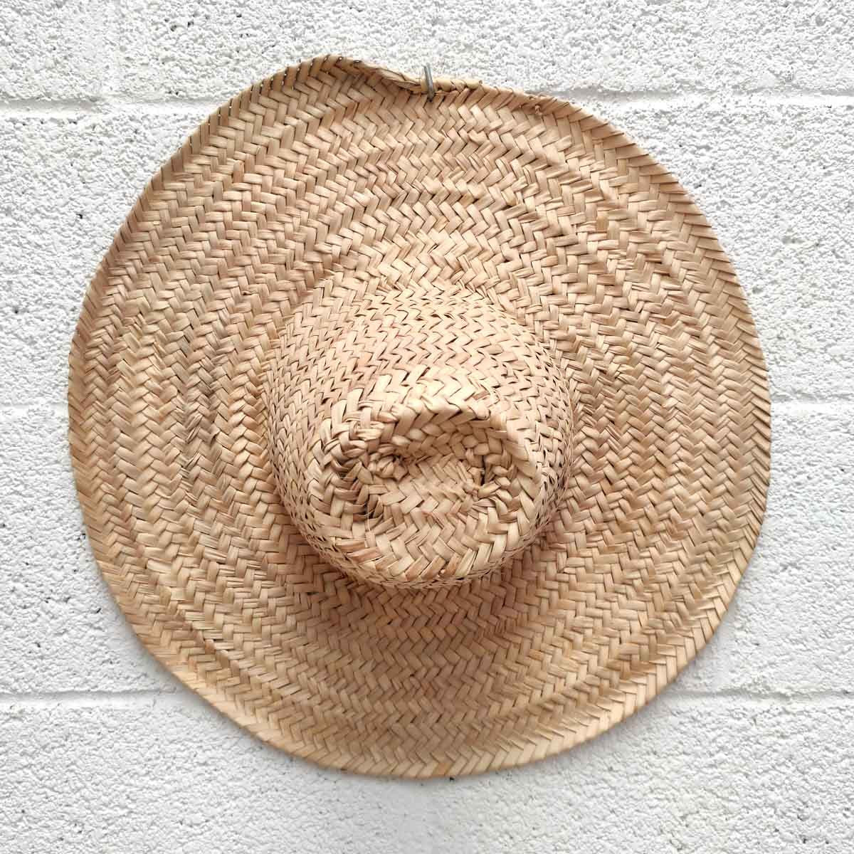 Gorros de Esparto Hechos a Mano en Marruecos: Naturaleza, Estilo y Sostenibilidad para el Campo y la Decoración