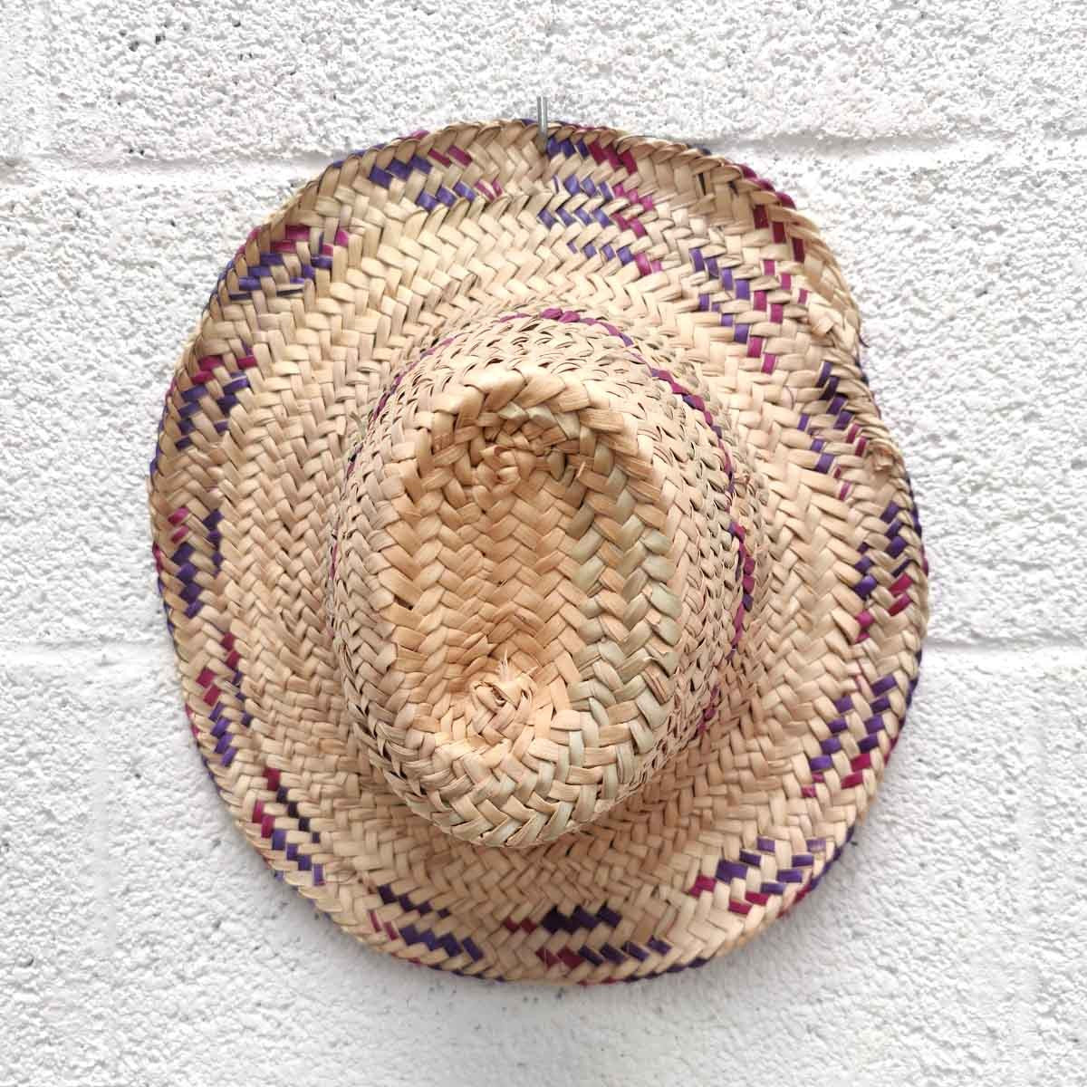 Gorros de Esparto Multicolor: Dale Vida y Estilo a tus Aventuras al Aire Libre