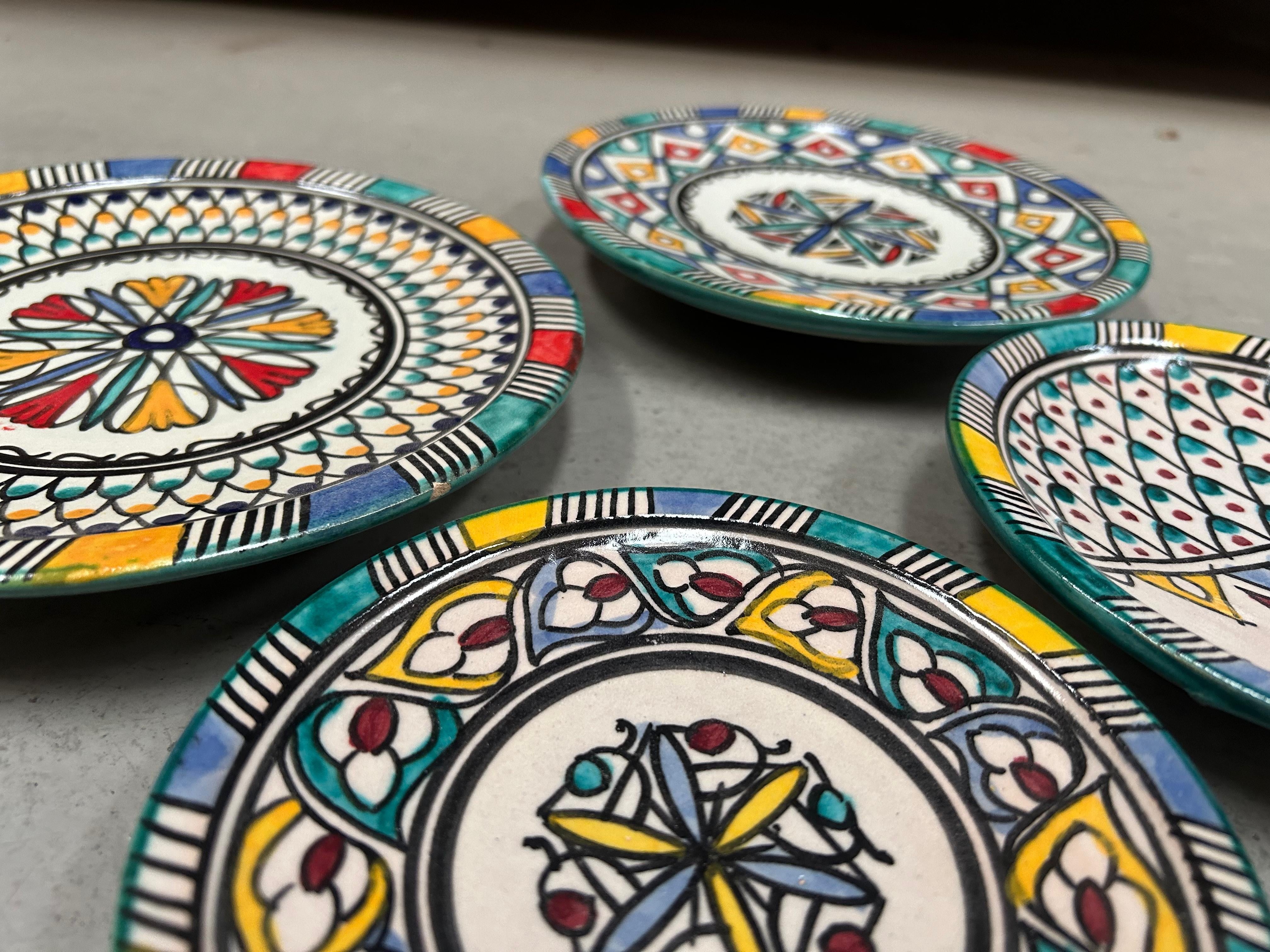 Plato Llano Artesanal de Fez – Perfecto para Quesos y Presentaciones Elegantes - Modelo LAHAM