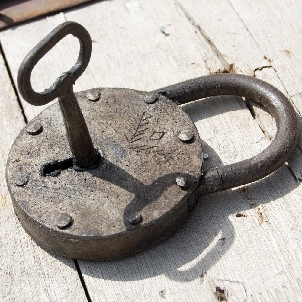 Candado Forja - Incluye Llave - Artesano - 15 x 10 cm