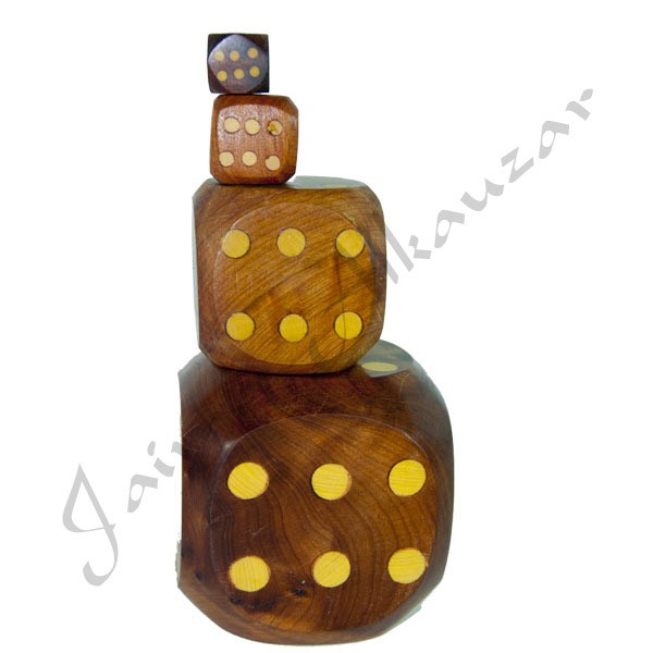 Dado Madera Artesanal - Raiz Tuya(madera sabina) - 4 Tamaños