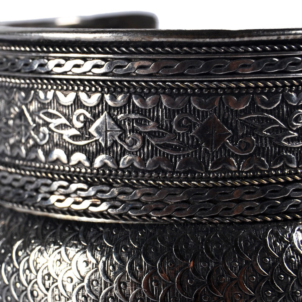 Brazalete Ancho Plateado - Escamado - NOVEDAD