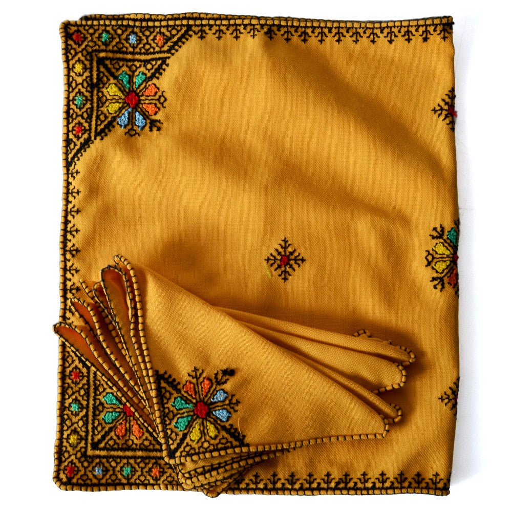 Juego Salvamanteles Y 4 Servilletas - Algodón Y Bordados - Producto Artesanal - Varios Colores