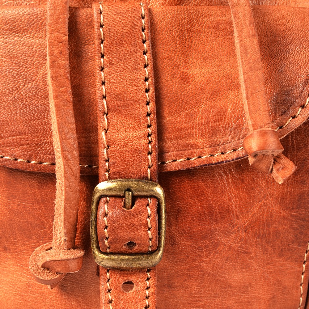 Mochila Cuero Artesanal - 4 Compartimentos - Modelo Beldi