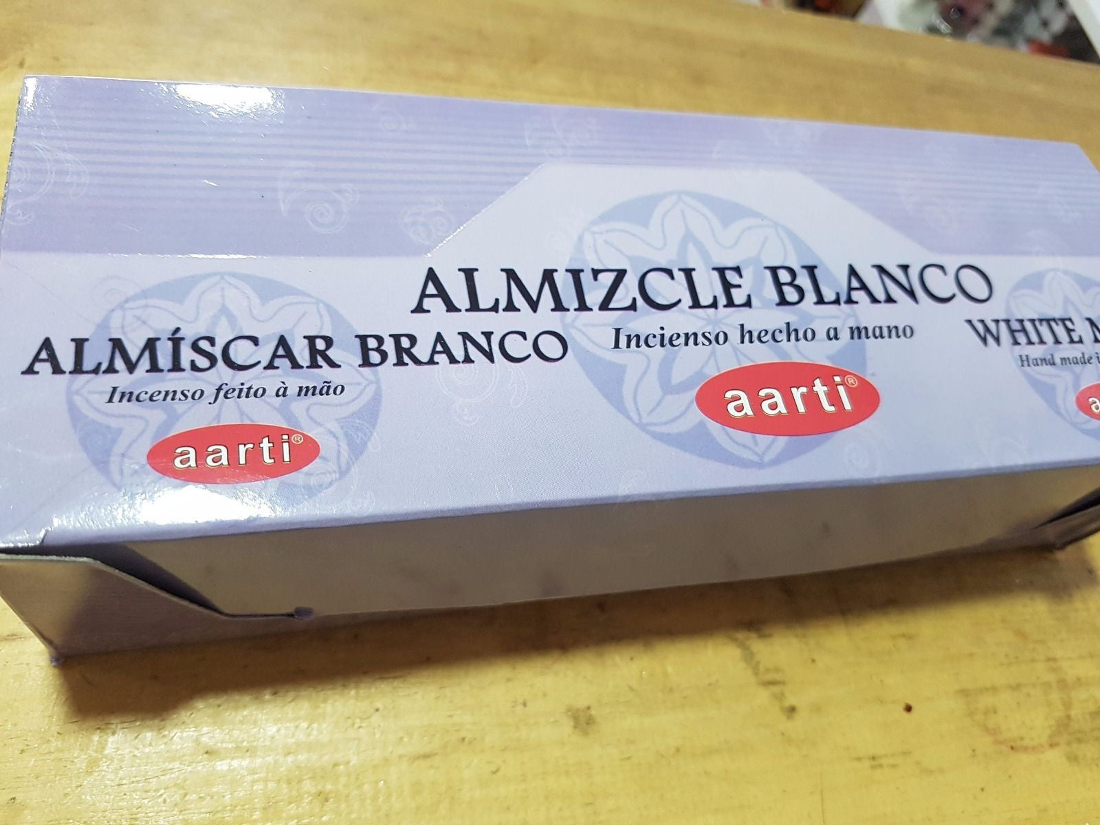Incienso Aarti - Almizcle Blanco - Hecho a Mano - 20 Varillas