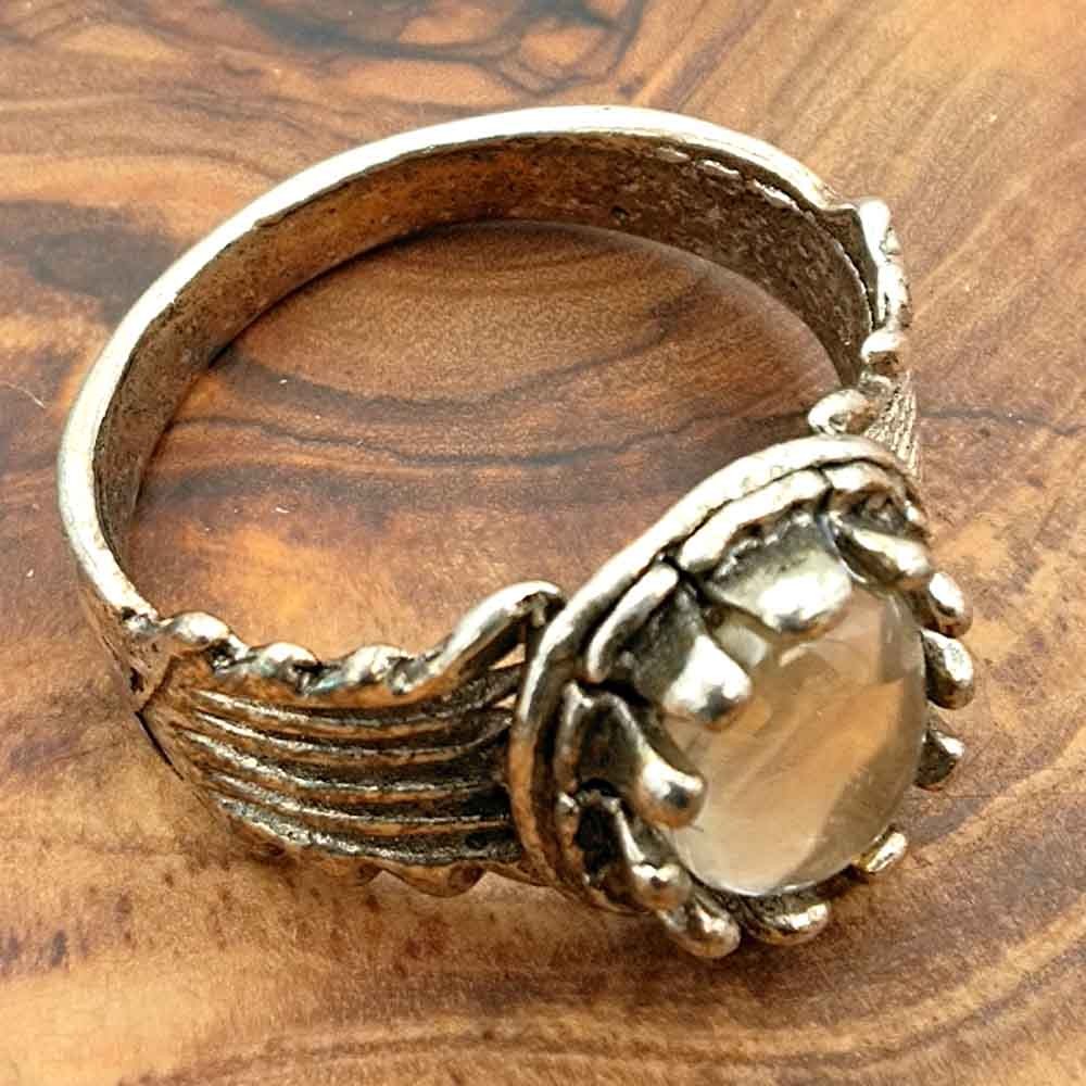 Anillo unisex Aleación Inox - Piedra Translucida - Estilo Medieval Gótico - Modelo Izna Ashra Abiad