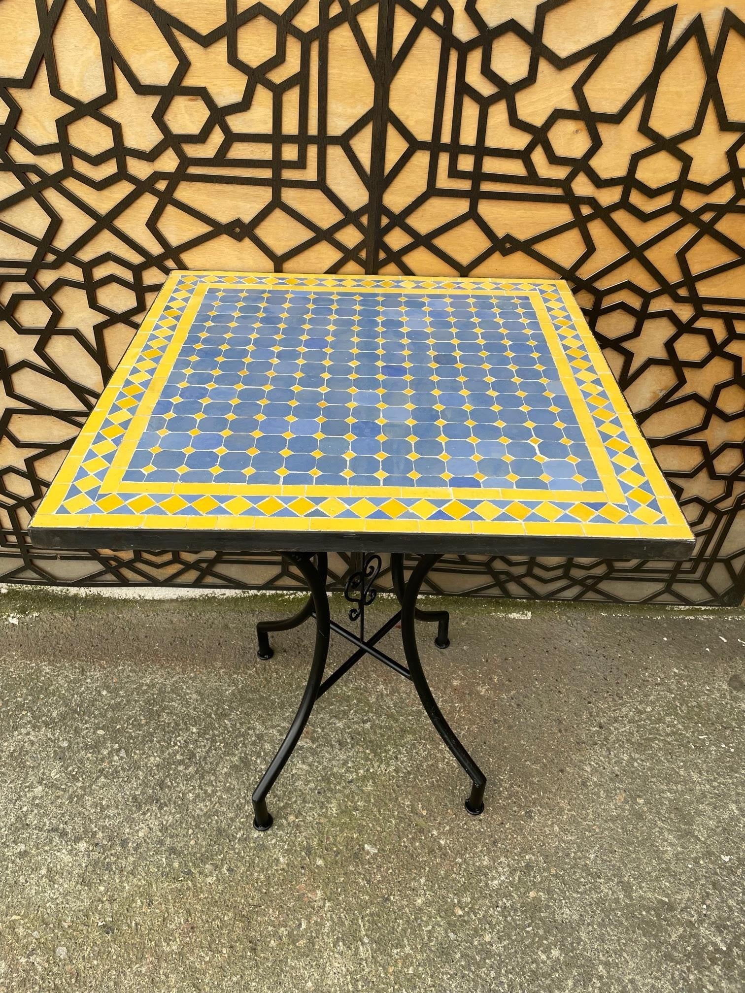 MESA DE MOSÁICO JARDIN TERRAZA PATIO - CUADRADA - ZELLIGE- AZULEJOS FEZ - MODELO AGADIR
