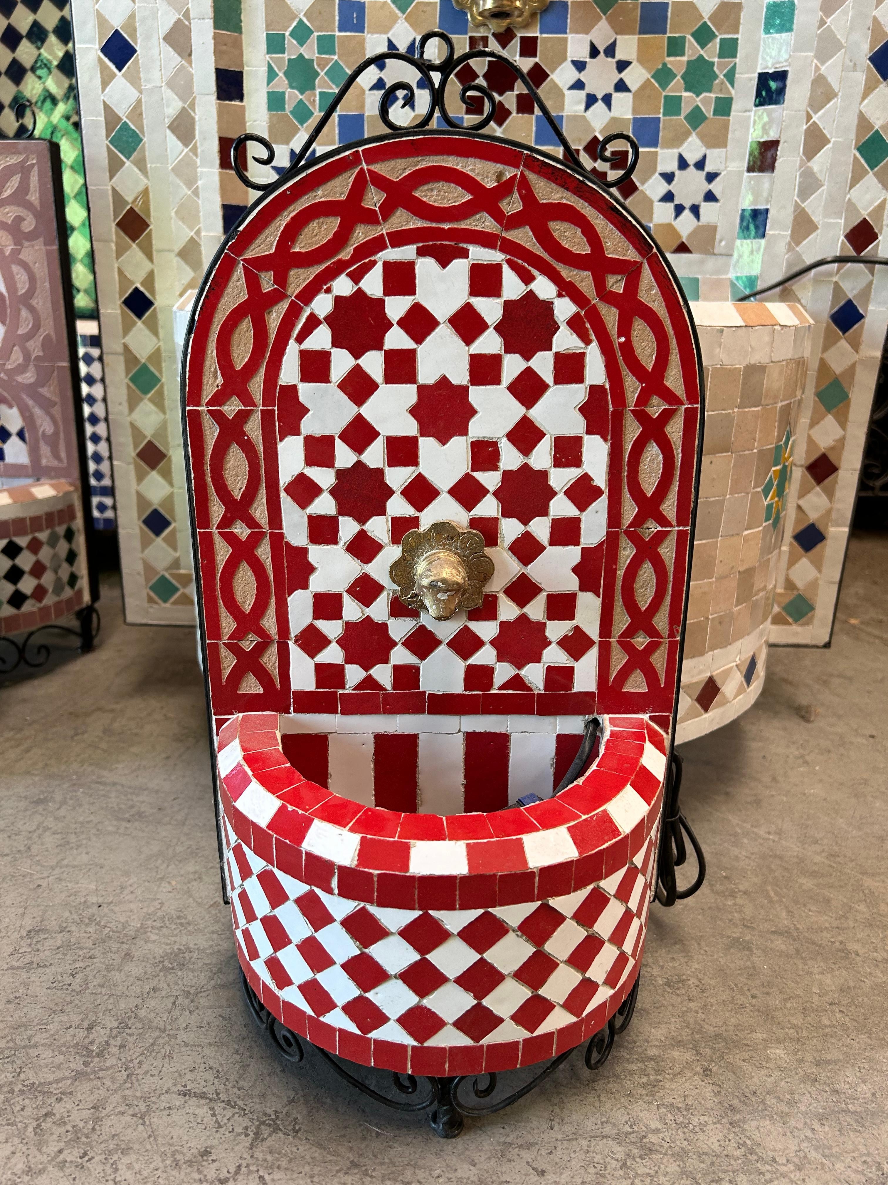 Fuente Zellige Marroquí: La Joya del Azulejo Artesanal en Fez Modelo Khamra Daira - 40 cm