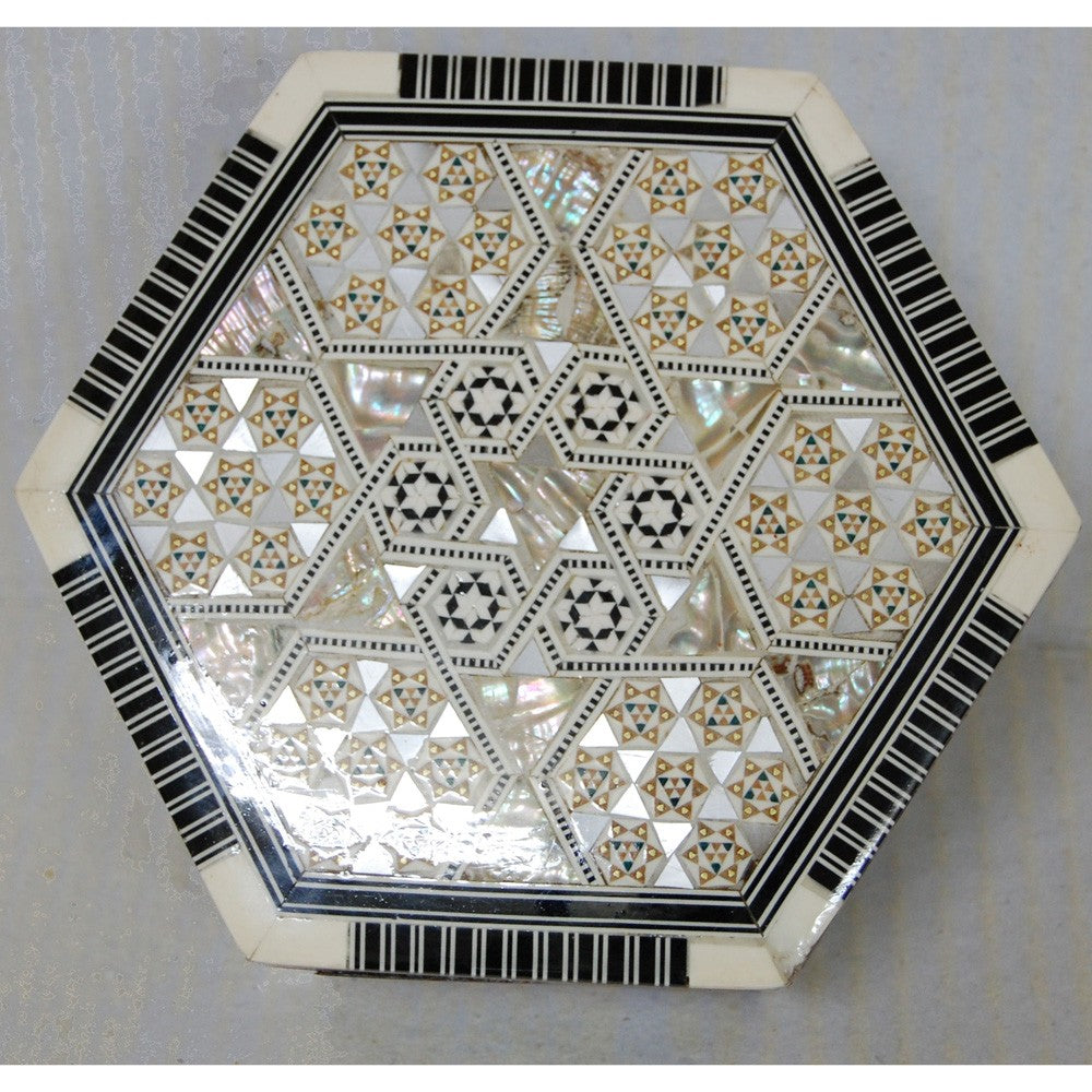 Caja de Taracea con Nacar Hexagonal Forrado Terciopelo