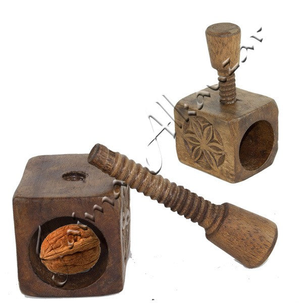 Cascanueces Madera Grabada  - Diseño Celta - Rosca Presión