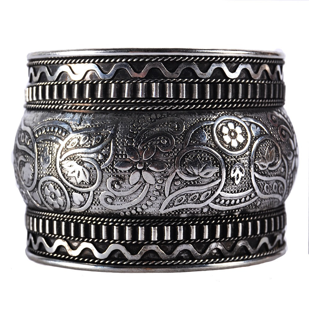 Brazalete Plateado - Grabado Floral - Alpaca