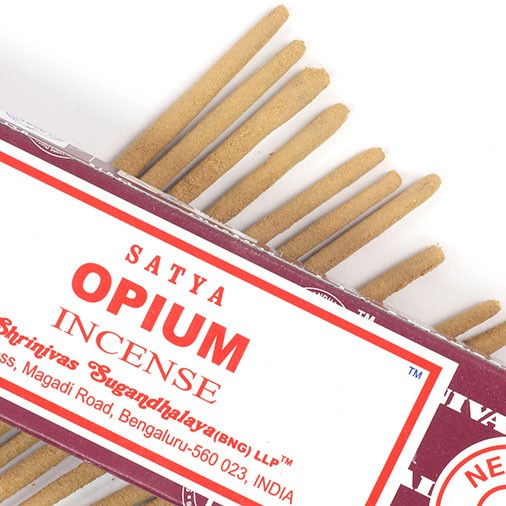 Incienso Opium en Varilla - Satya - 15 gr